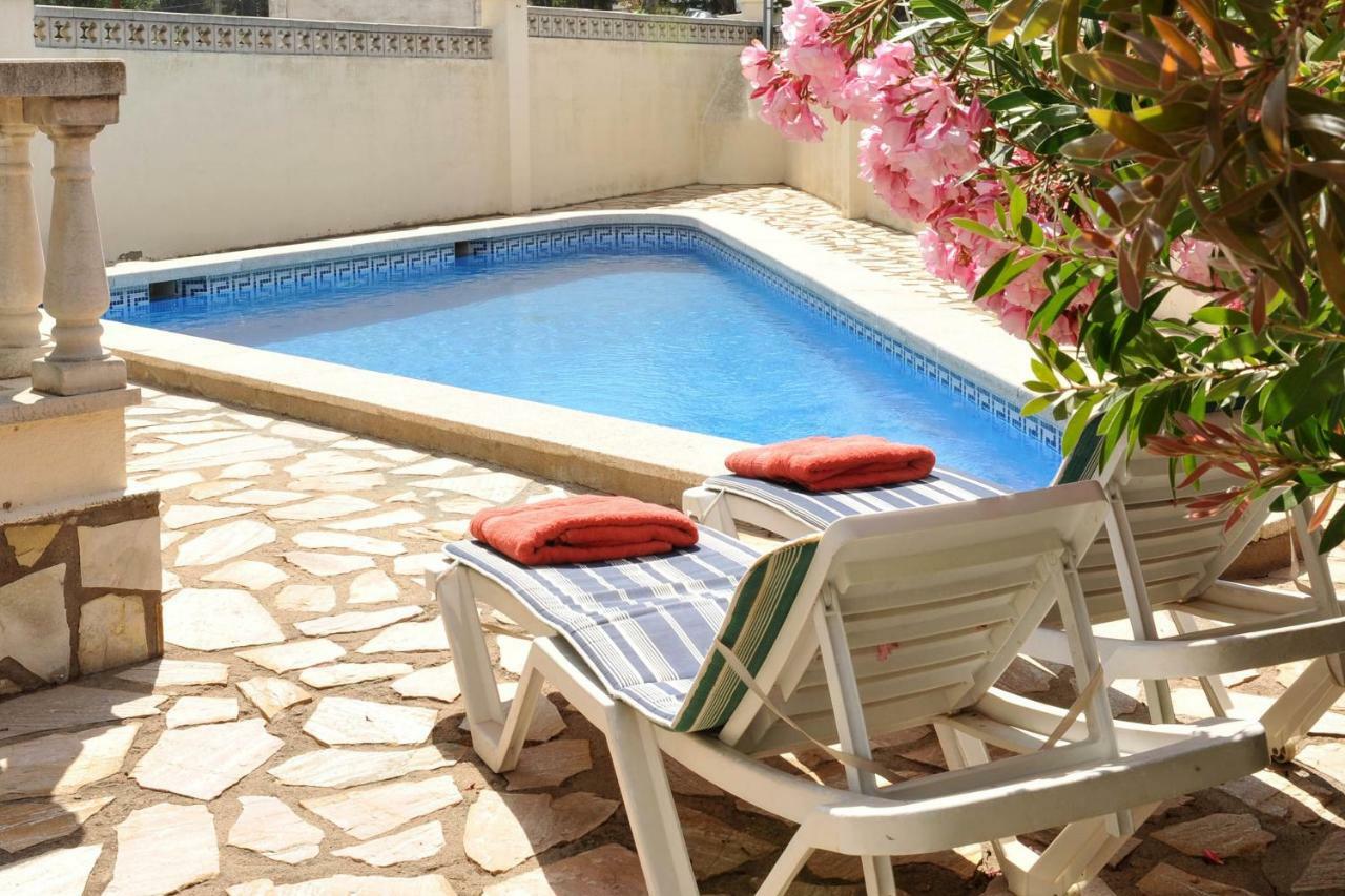 Guti Villa L' Escala Bagian luar foto