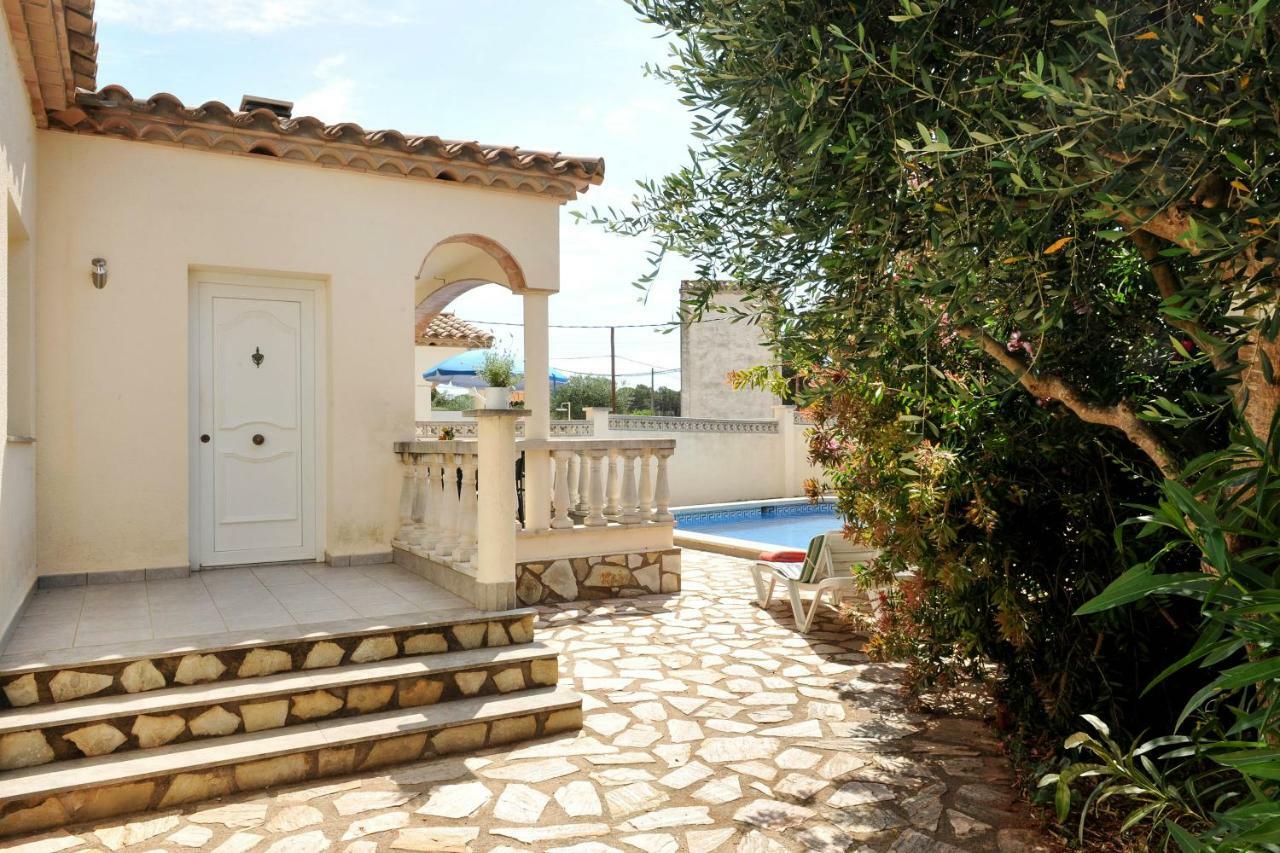 Guti Villa L' Escala Bagian luar foto