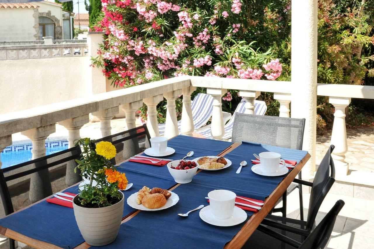 Guti Villa L' Escala Bagian luar foto
