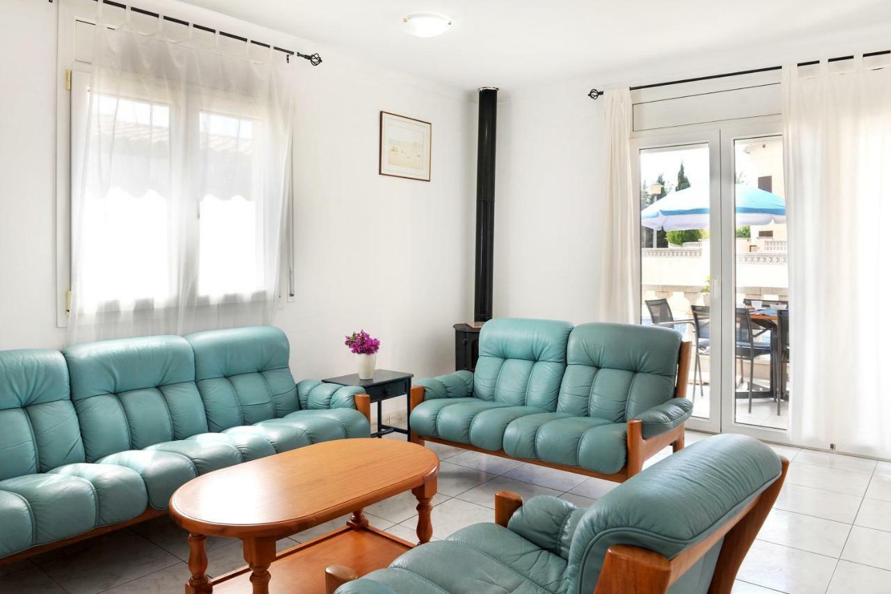 Guti Villa L' Escala Bagian luar foto
